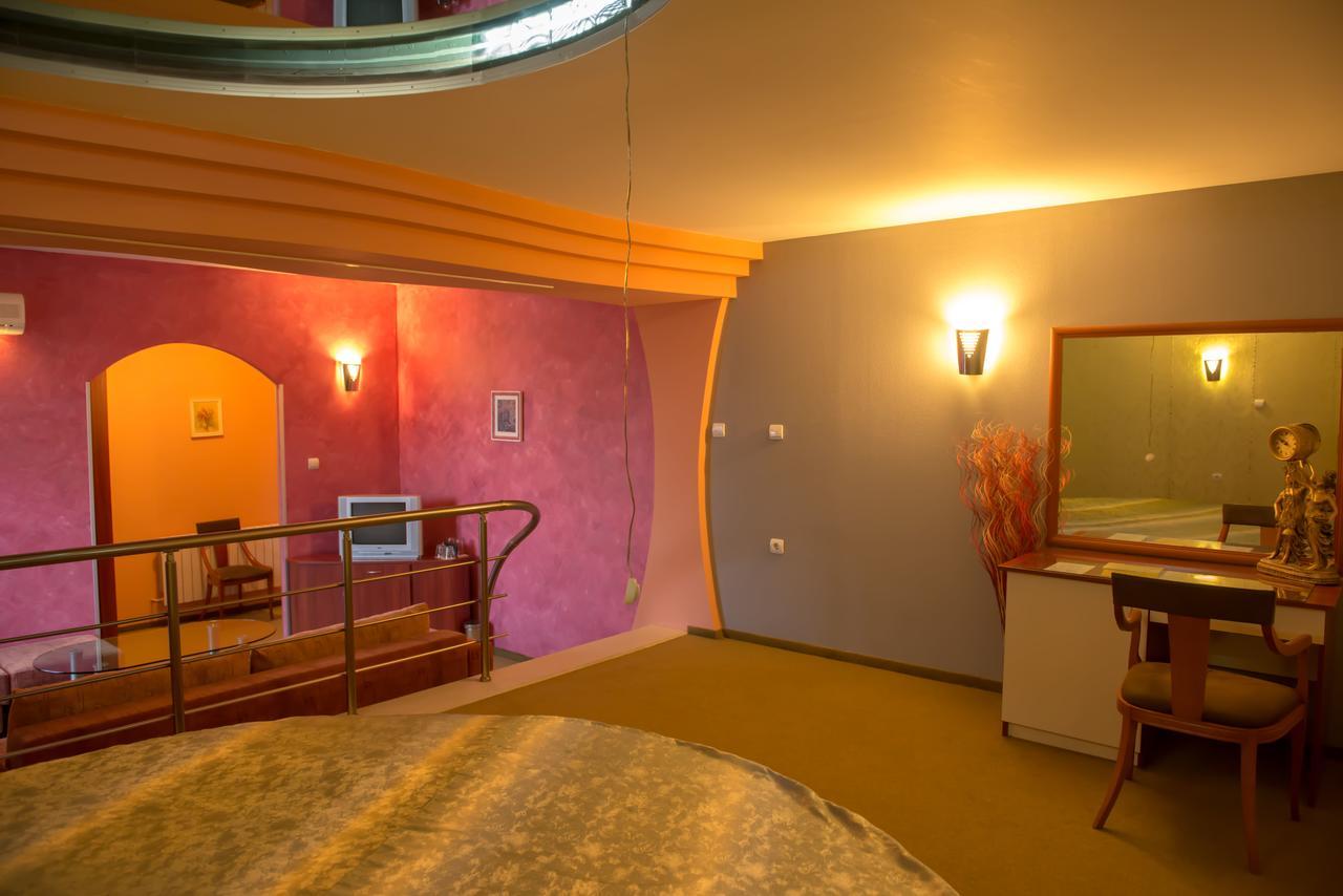 Hotel Kapri Yambol Exterior foto